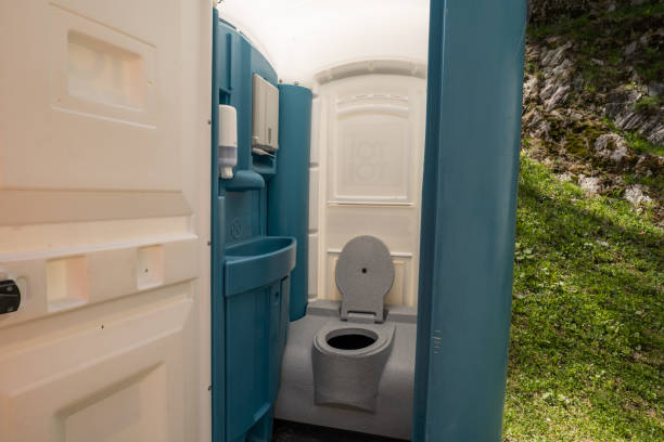 Best Porta potty rental near me  in Hebron, MD